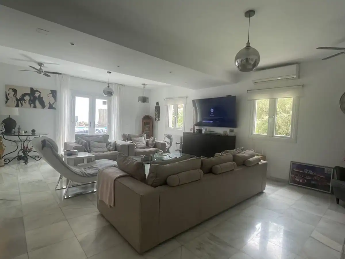 Chalet con piscina en venta en Calle Castilla s/n, imagen 2