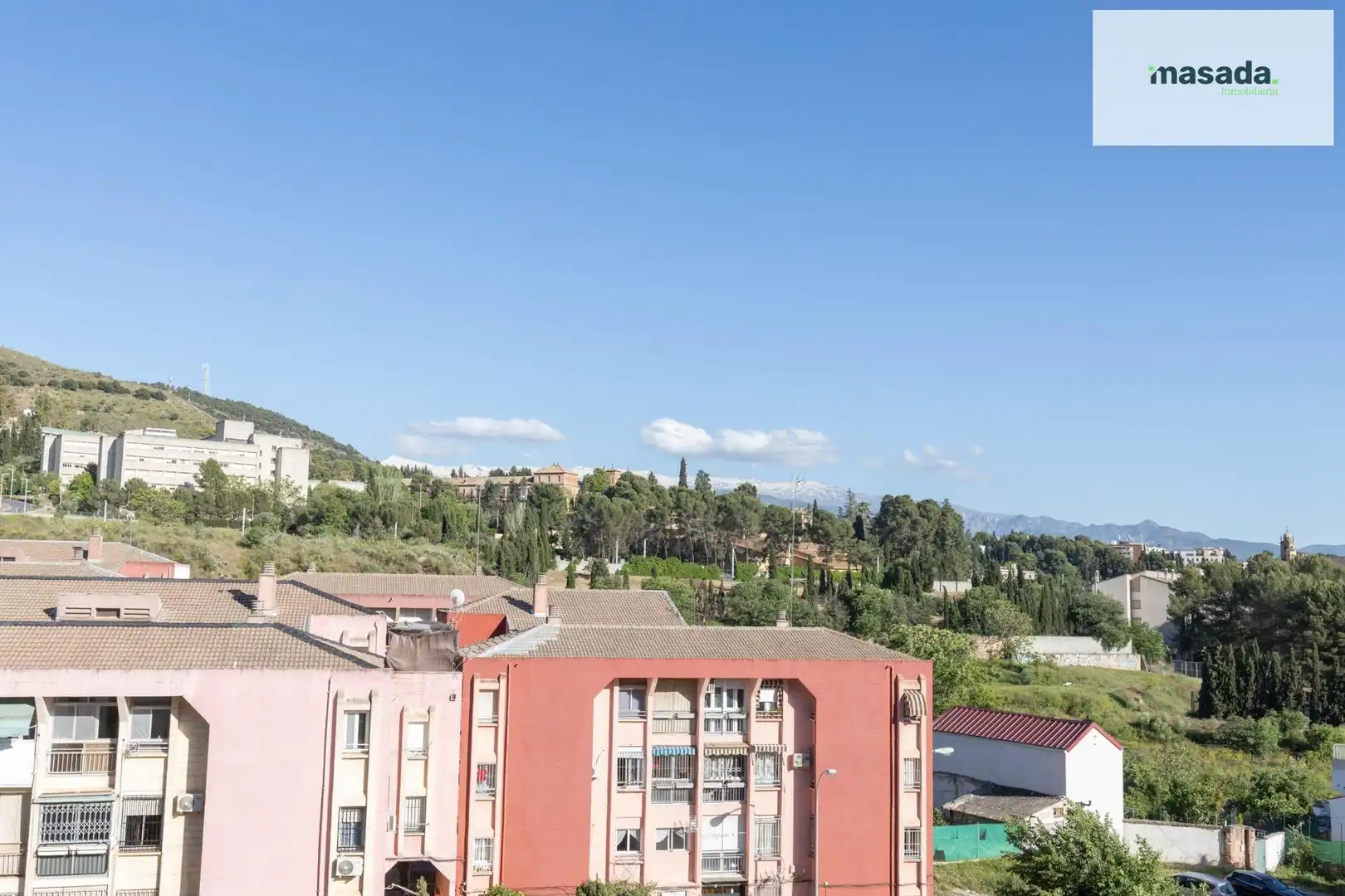 Vista exterior de Piso en venta en Granada con Aire acondicionado, Calefacción y Balcón