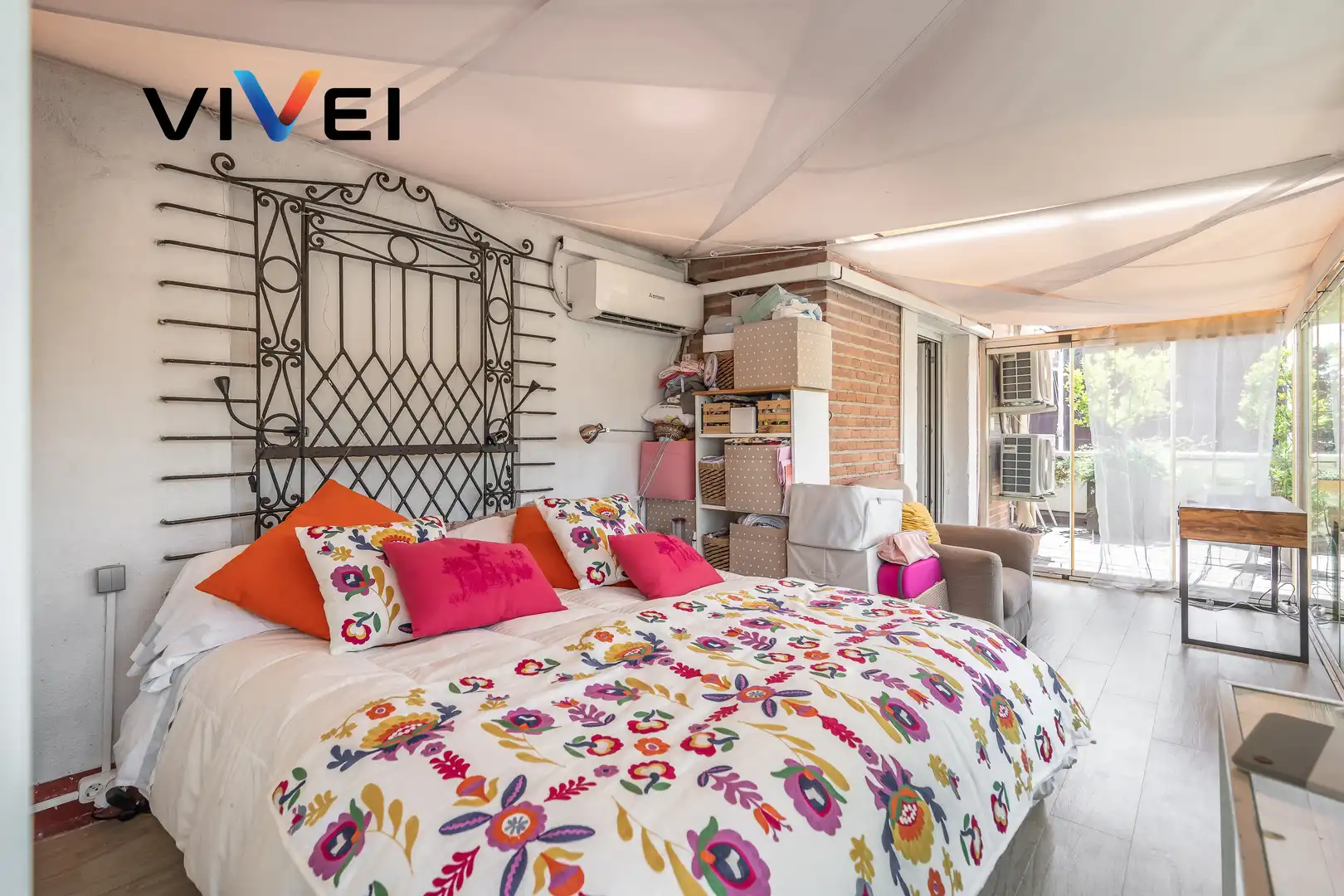 Schlafzimmer von Dachboden zum Verkauf in Madrid mit Klimaanlage, Heizung und Terrasse