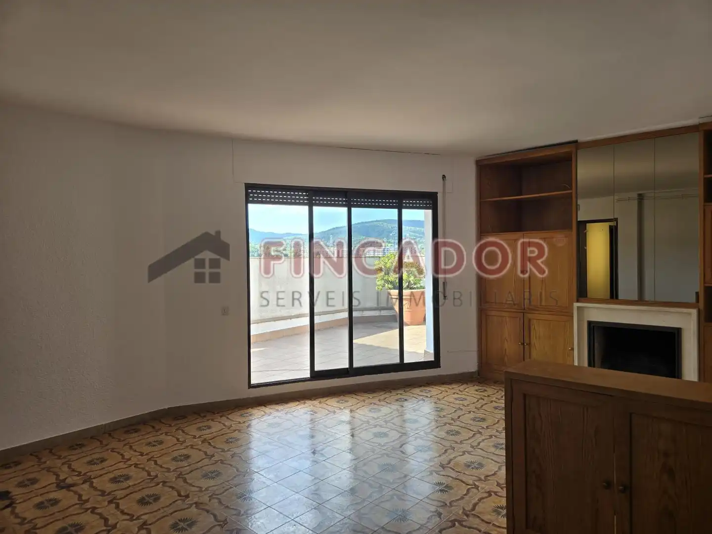 Wohnzimmer von Dachboden zum Verkauf in Terrassa mit Heizung und Terrasse