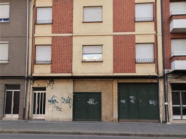 Residencial en venda a Flores de Sil - La Placa