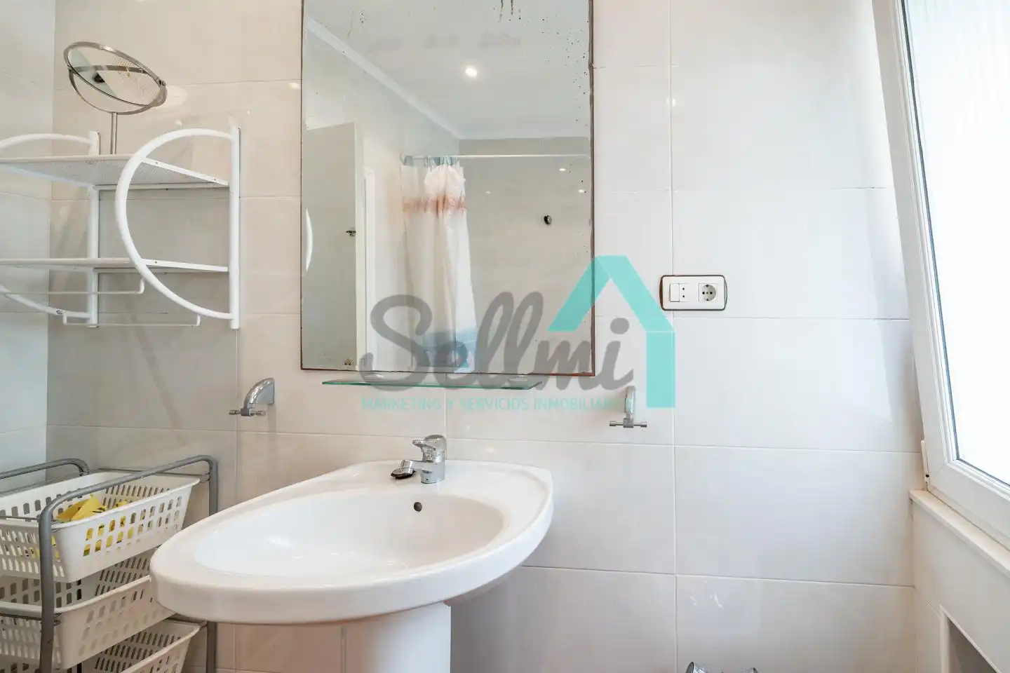 Bathroom of Flat for share in Este
