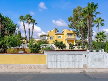 Villa mit Pool zum Verkauf in Ciudad Quesada
