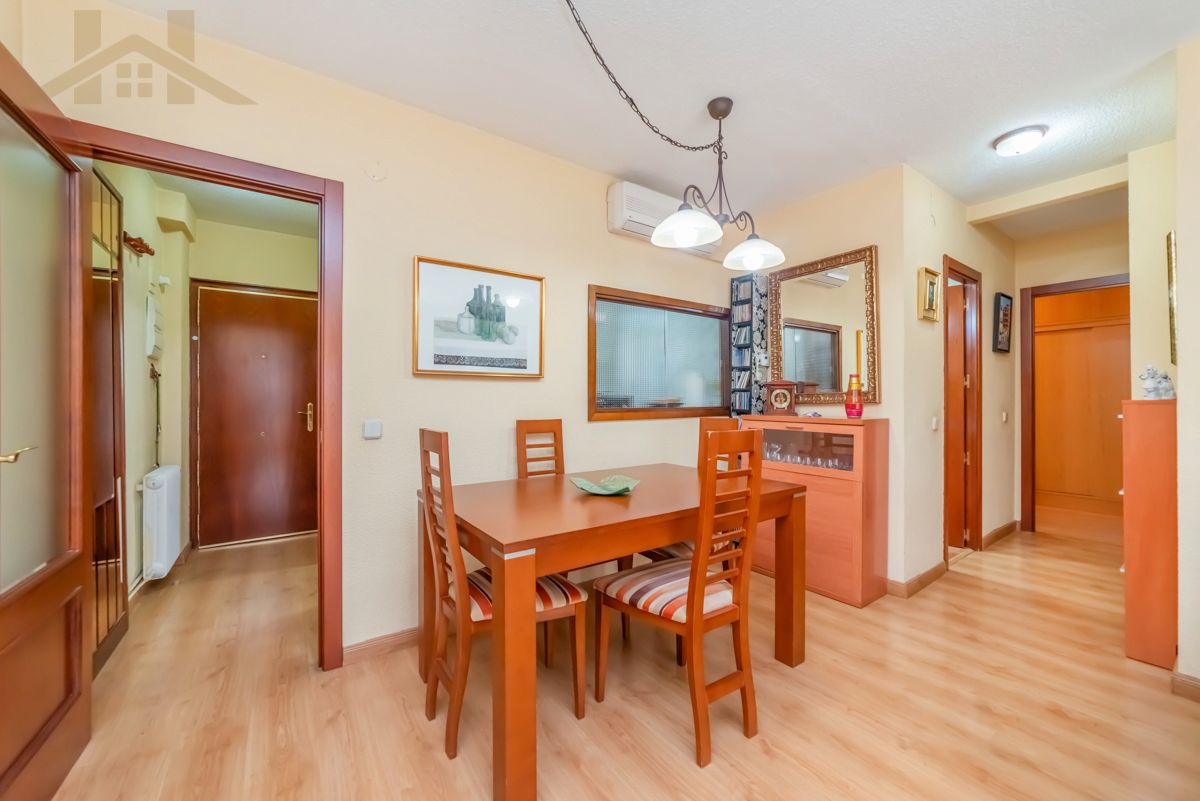Comedor de Piso en venta en Fuenlabrada con Aire acondicionado y Calefacción