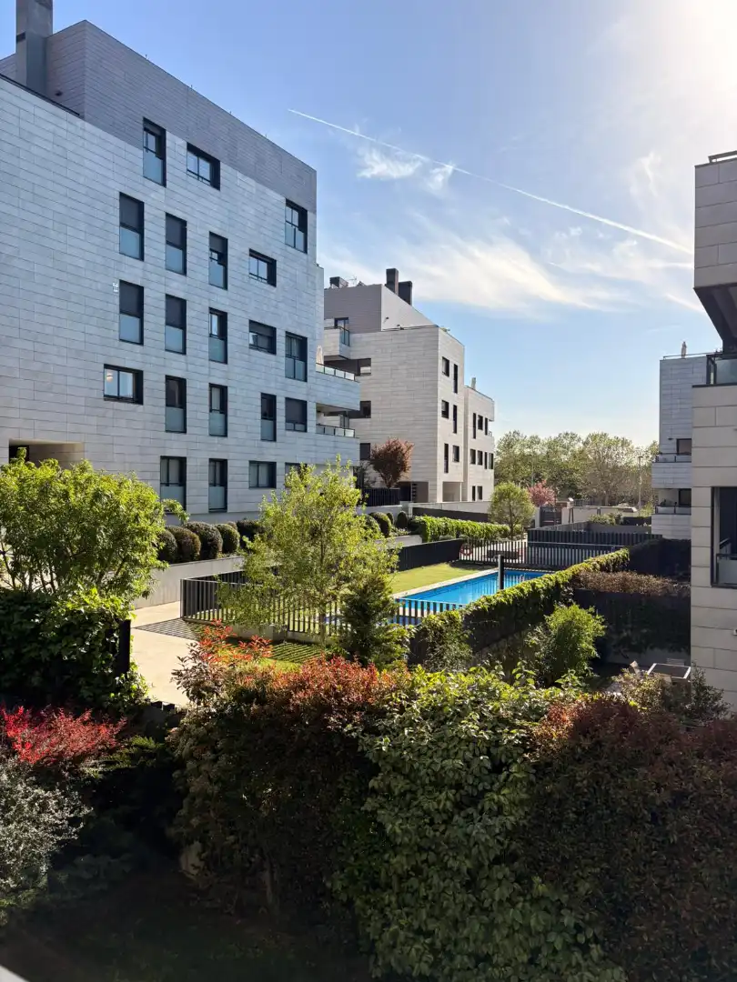 Vista exterior de Piso en venta en Sant Cugat del Vallès con Aire acondicionado, Calefacción y Parquet