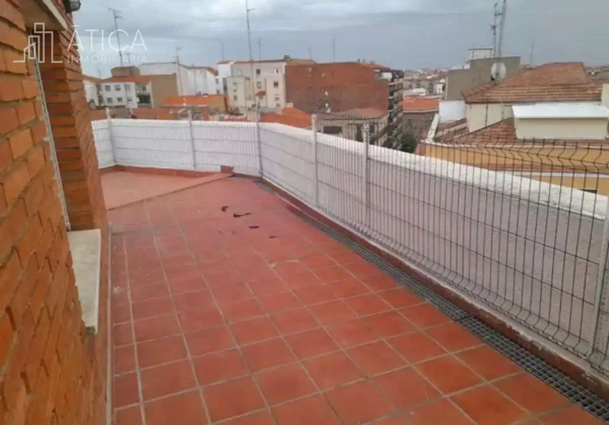 Terraza de Ático de alquiler en Salamanca con Calefacción, Terraza y Amueblado