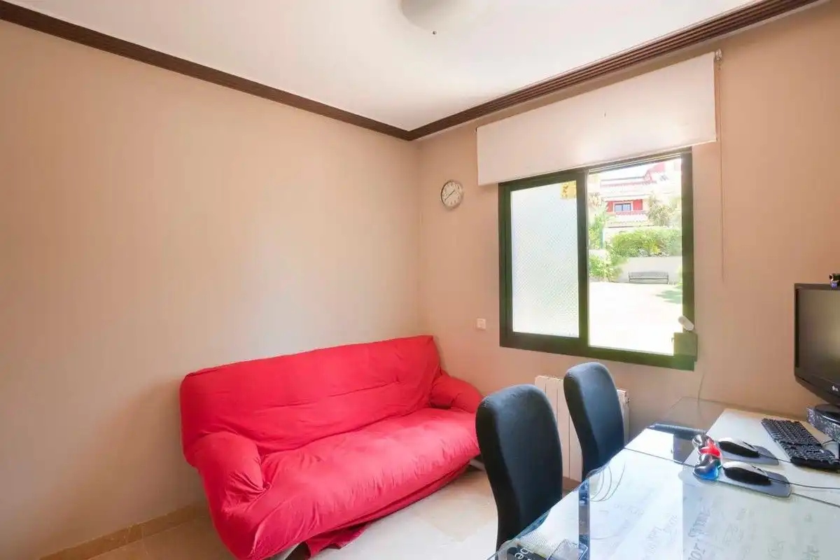 Dormitori de Casa o xalet de lloguer en Marbella amb Aire condicionat, Jardí privat i Terrassa