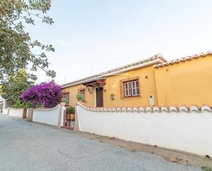 Vista exterior de Casa o xalet en venda en Salobreña amb Aire condicionat i Terrassa