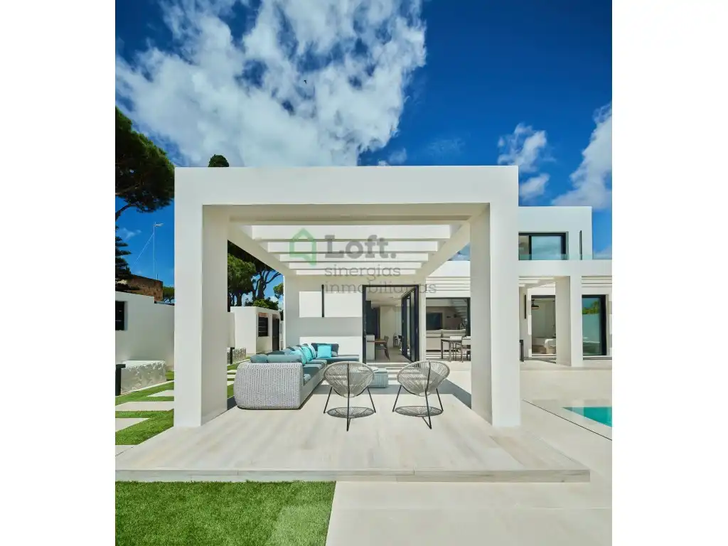 Terrassa de Casa o xalet en venda en Chiclana de la Frontera amb Aire condicionat, Calefacció i Jardí privat