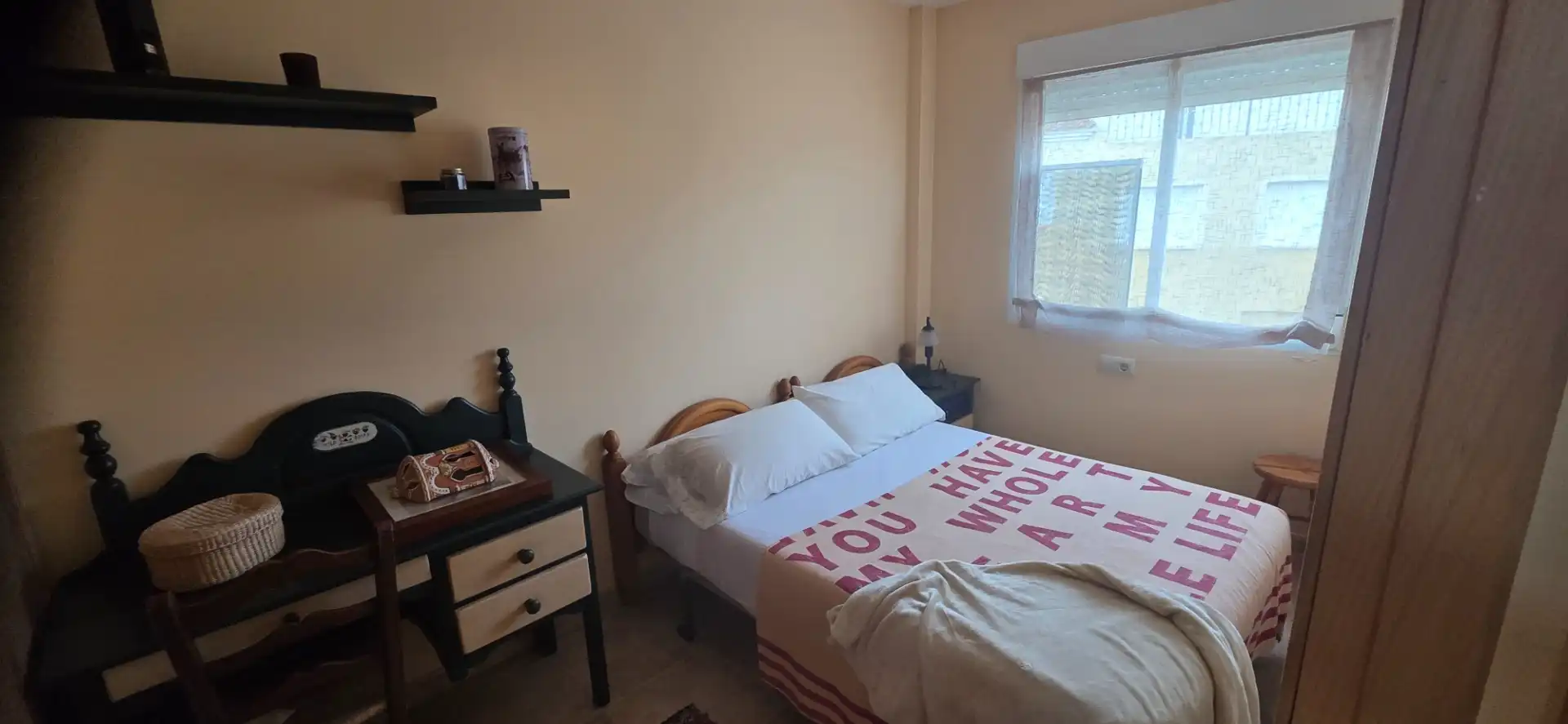 Habitación de Casa adosada en venta en Salinas con Amueblado, Horno y Lavadora