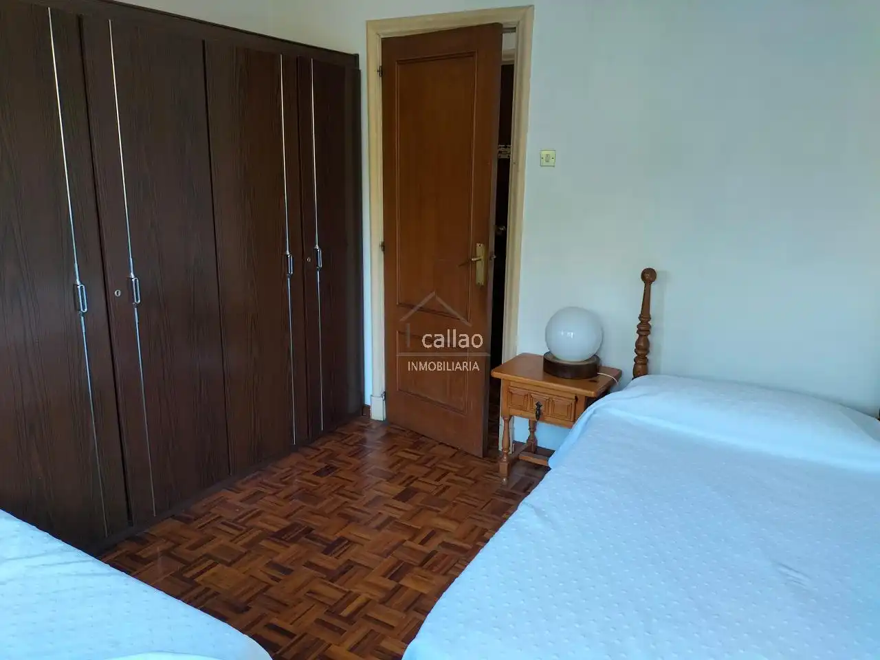 Habitación de Piso de alquiler en Ferrol con Calefacción, Parquet y Amueblado