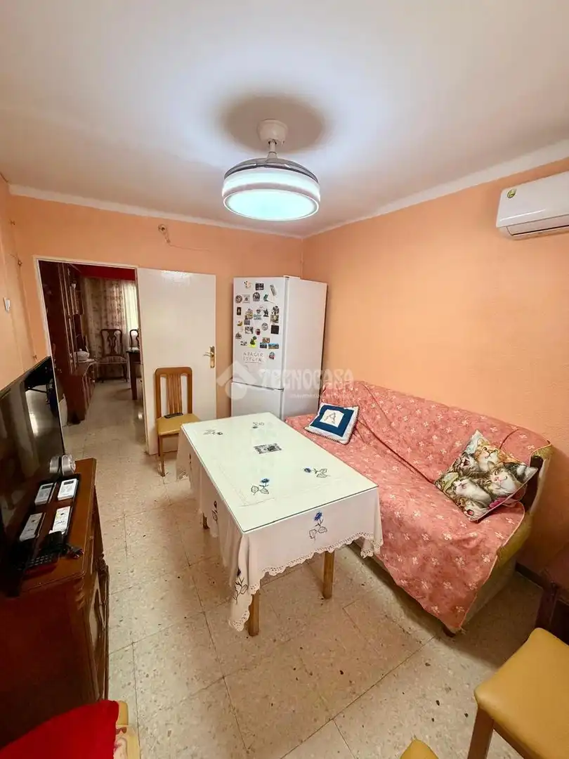 Sala d'estar de Pis en venda en Sevilla amb Calefacció
