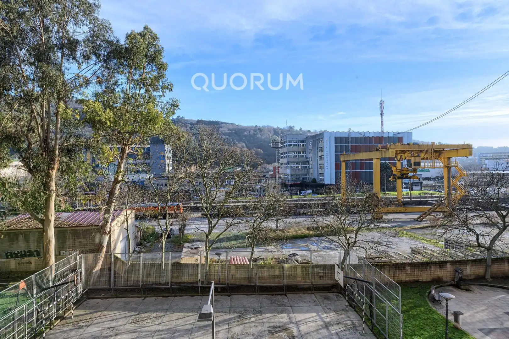 Vista exterior de Piso en venta en Basauri  con Calefacción, Trastero y Amueblado