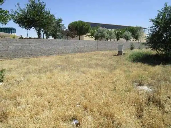 Residencial en venta en Calle Turina, Dosbarrios