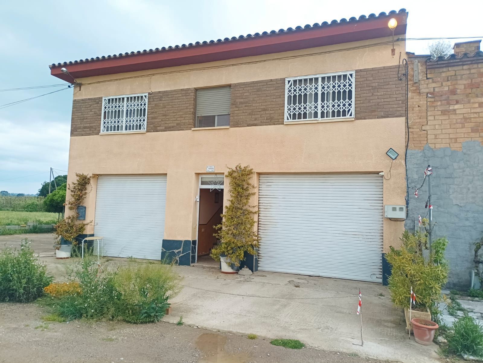 Vista exterior de Finca rústica en venda en  Lleida Capital amb Aire condicionat, Jardí privat i Moblat