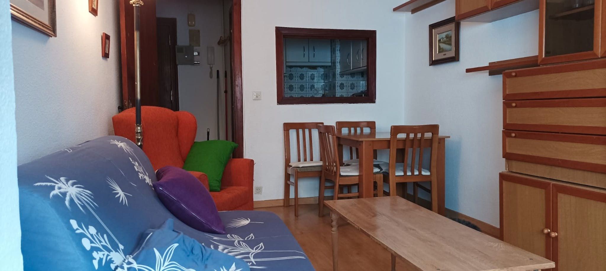 Sala d'estar de Pis de lloguer en  Madrid Capital amb Calefacció, Moblat i Rentadora