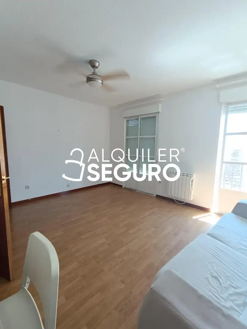 Bedroom of Flat for rent in Pinto  with Heating, Terrace and Furnished
