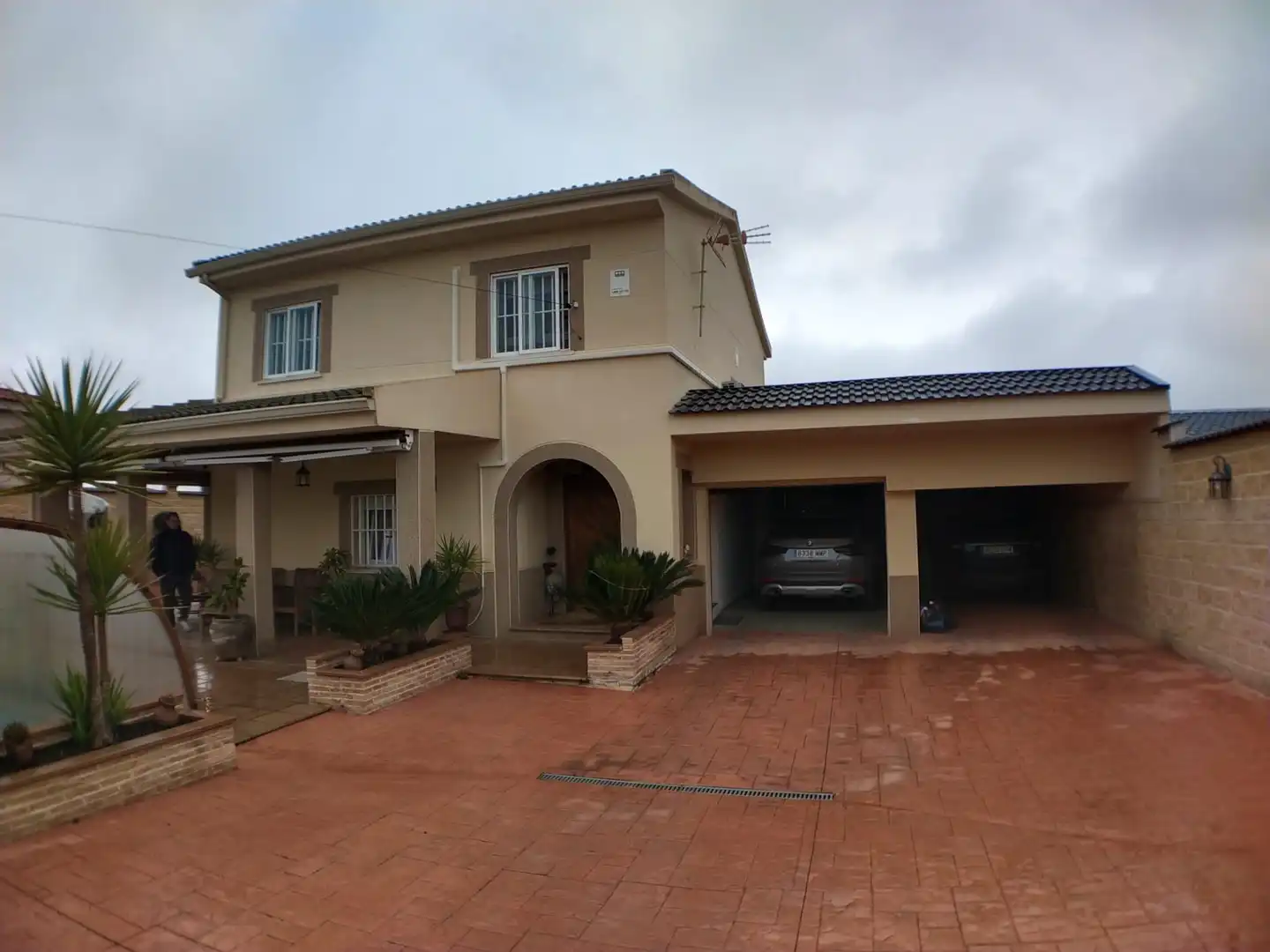 Vista exterior de Casa o xalet en venda en Moraleja de Enmedio amb Aire condicionat, Calefacció i Jardí privat