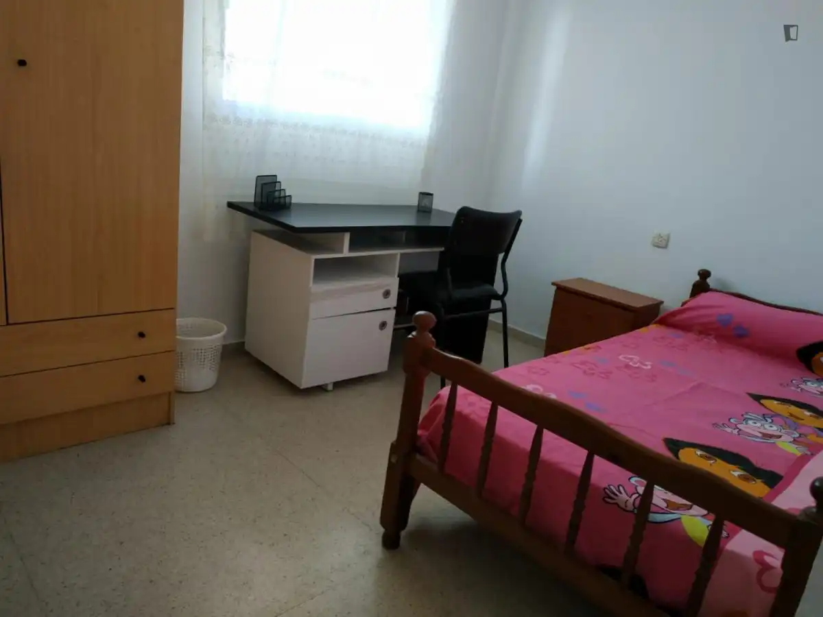Habitación de Apartamento para compartir en  Huelva Capital con Amueblado, Horno y Lavadora