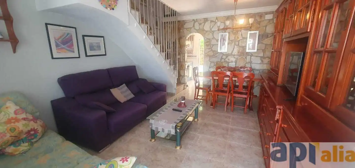 Sala d'estar de Casa o xalet en venda en Roses amb Calefacció, Jardí privat i Terrassa