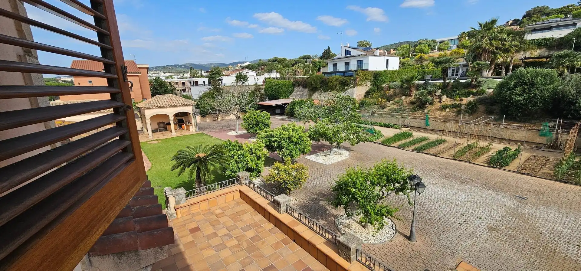 Garden of Houses for sale in Mataró  with Air Conditioner, Heating and Terrace