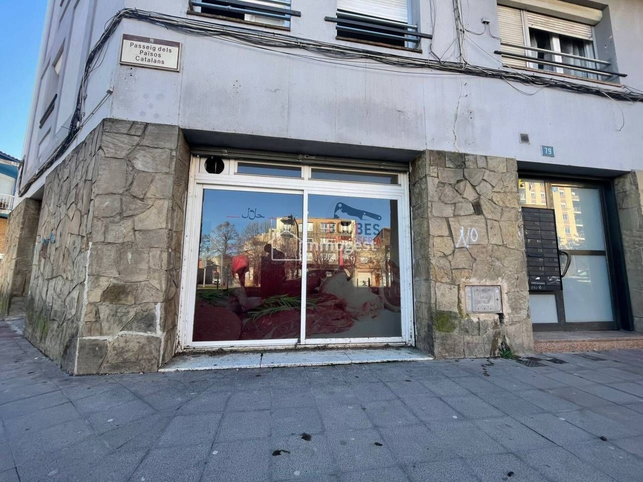 Premises to rent in Salt