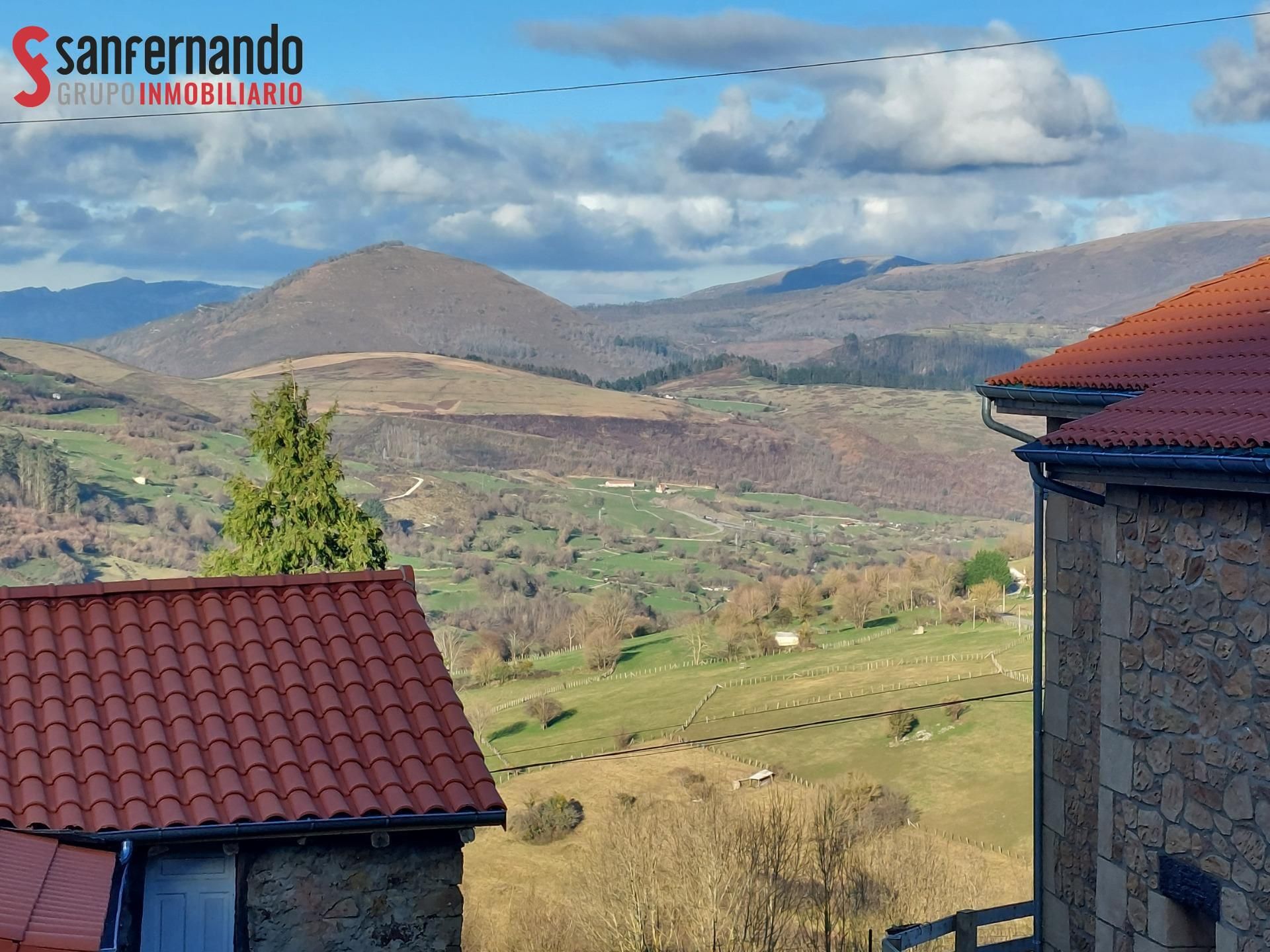 Exterior view of House or chalet for sale in Arenas de Iguña  with Private garden and Balcony