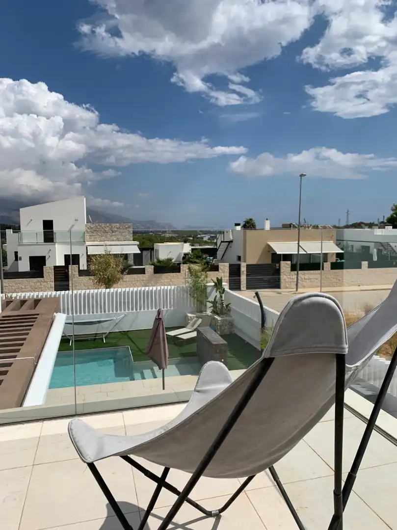 Chalet con piscina en venta en Casco urbano, imagen 5
