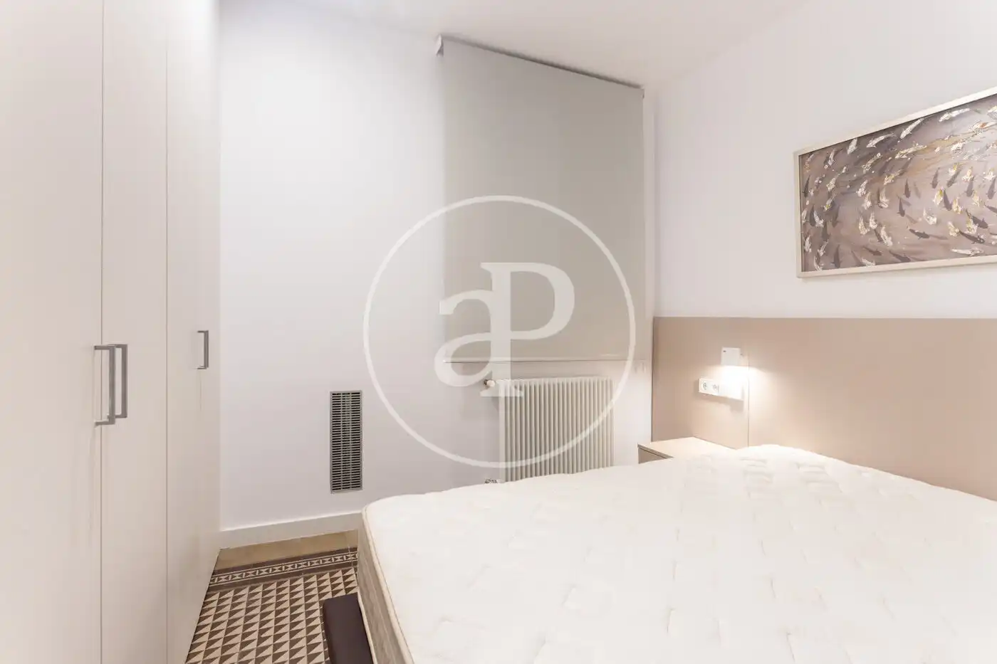 Dormitori de Pis de lloguer en Barcelona amb Aire condicionat, Calefacció i Moblat