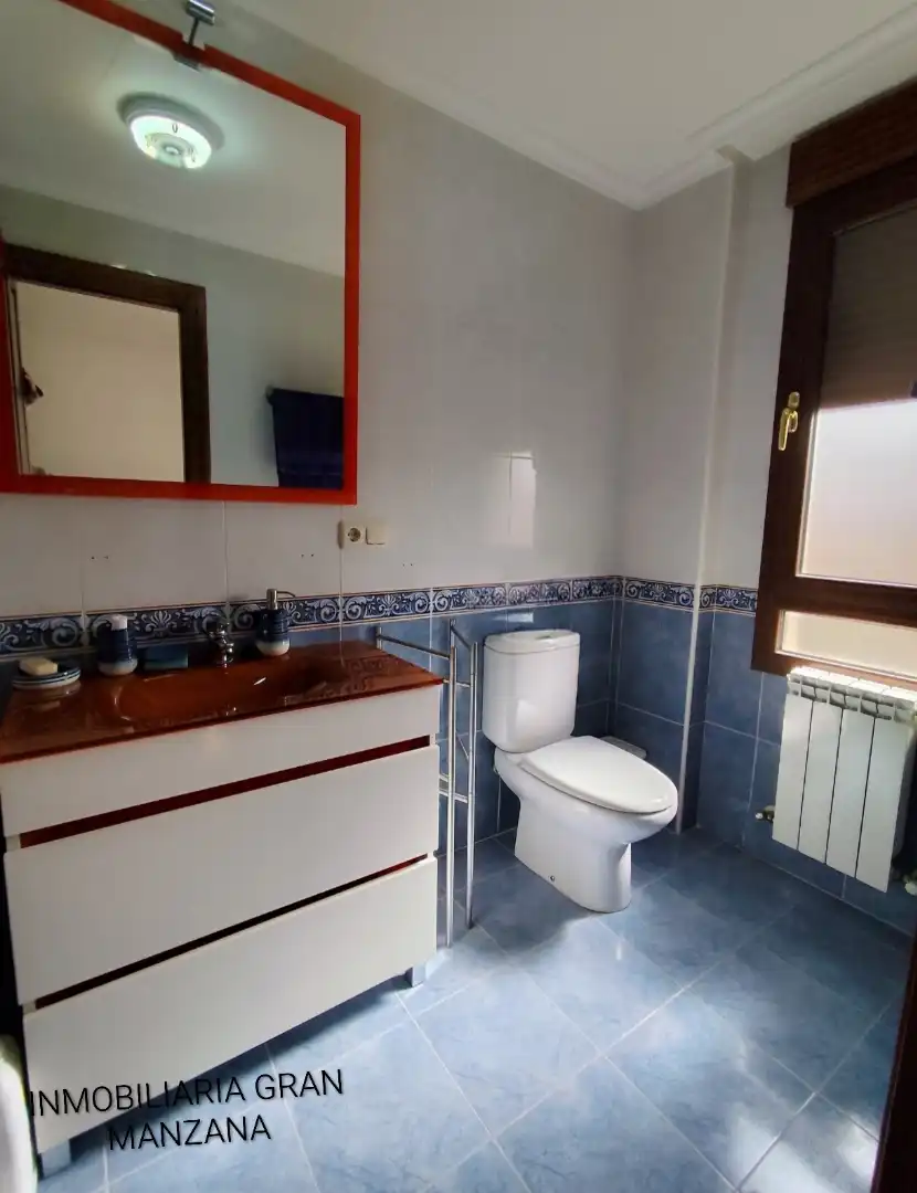 Baño de Casa adosada en venta en Las Quintanillas con Calefacción, Jardín privado y Parquet