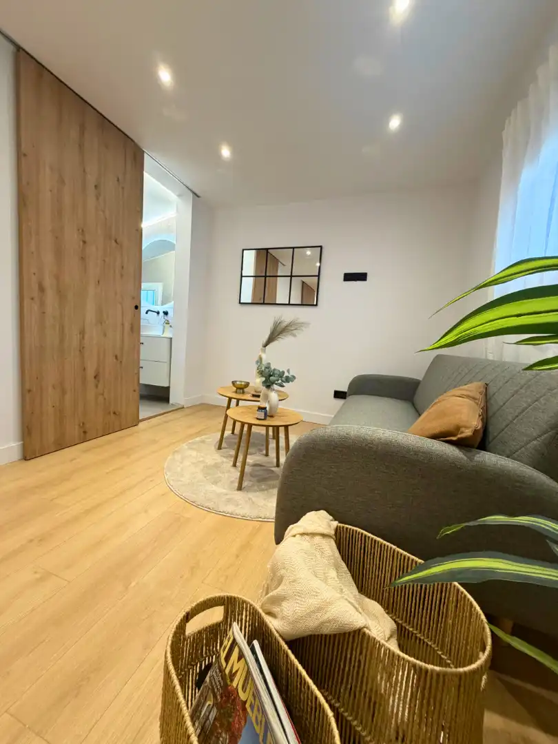 Sala de estar de Piso en venta en Oviedo  con Calefacción, Parquet y Terraza