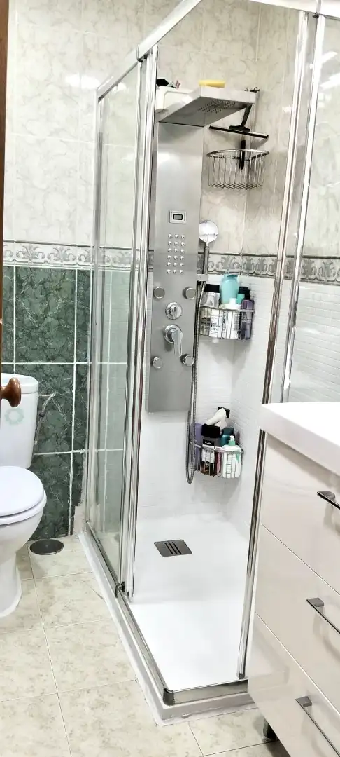 Badezimmer von Wohnung zur untervermieten in Málaga mit Möbliert, Ofen und Waschmaschine