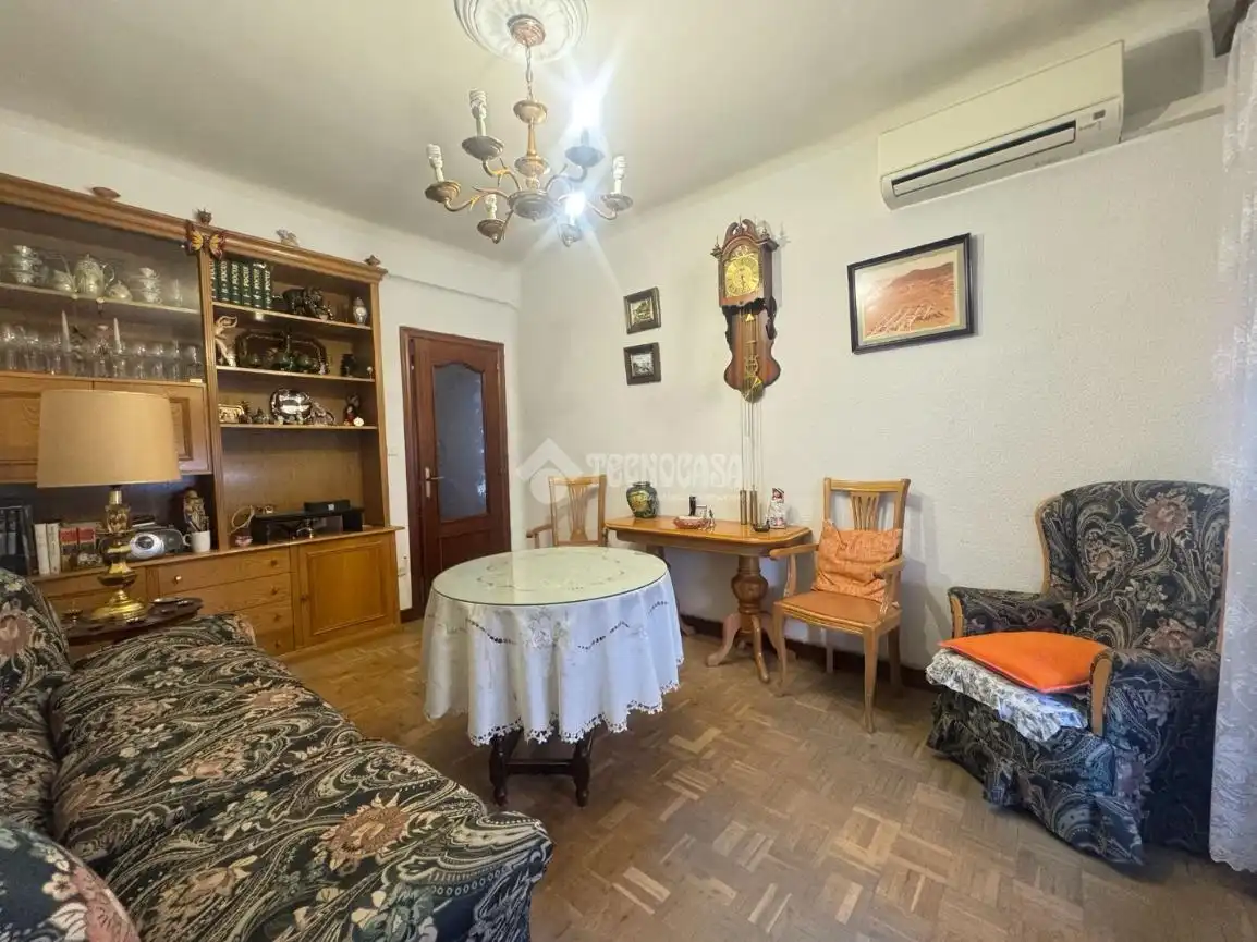 Sala d'estar de Pis en venda en Madrid amb Aire condicionat, Calefacció i Parquet