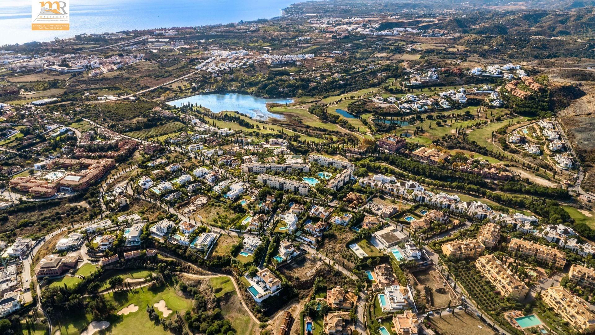 Vista exterior de Casa o xalet en venda en Estepona amb Terrassa