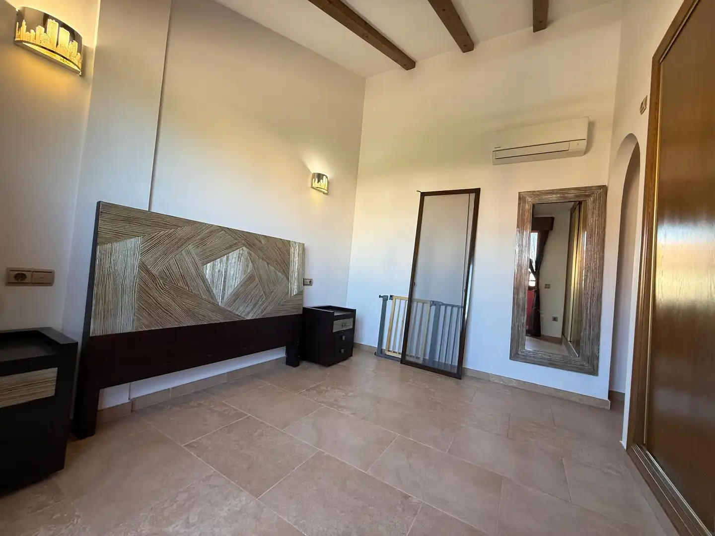Habitación de Casa adosada en venta en San Pedro del Pinatar con Aire acondicionado, Calefacción y Jardín privado