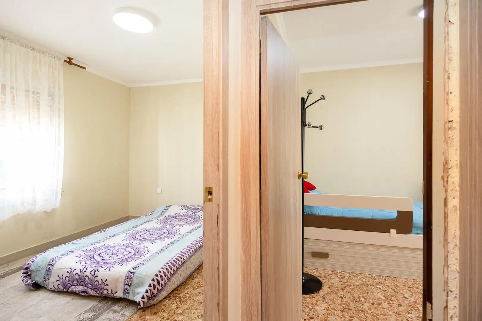 Schlafzimmer von Wohnung zum Verkauf in Sant Boi de Llobregat mit Klimaanlage, Ofen und Balkon