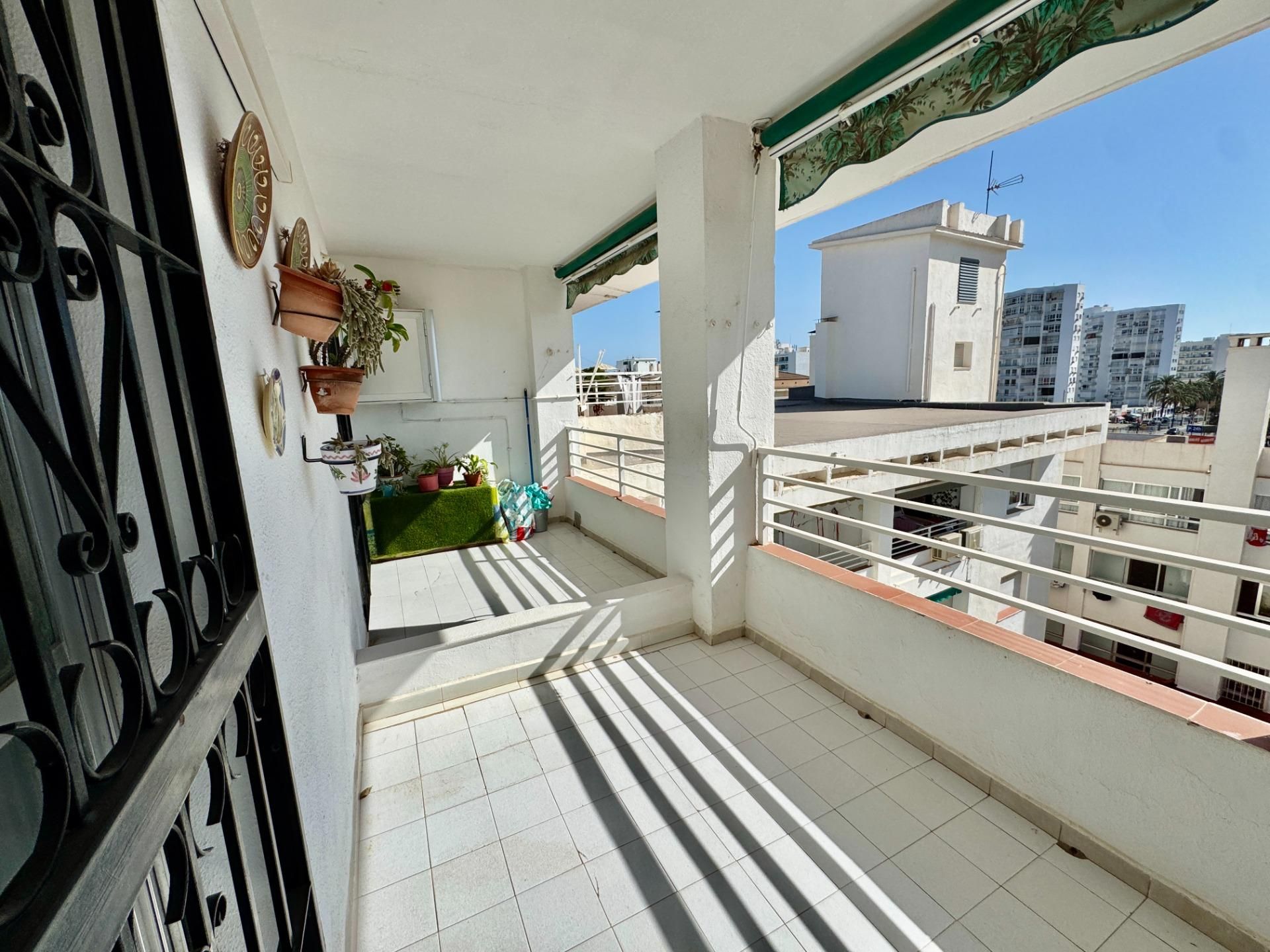 Terraza de Piso en venta en Benalmádena con Terraza y Piscina comunitaria
