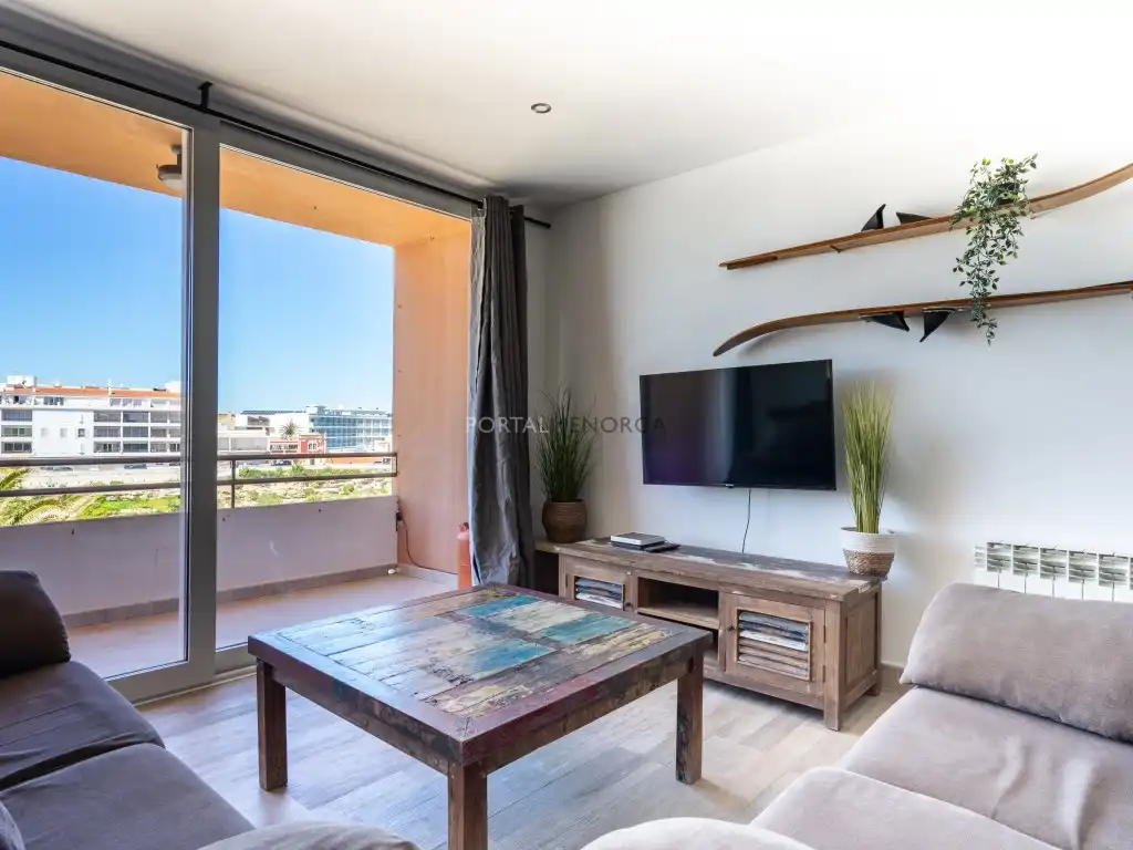 Wohnzimmer von Wohnung zum Verkauf in Es Castell mit Klimaanlage