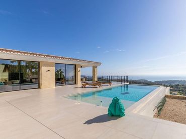 Villa con piscina in vendita a La Fustera