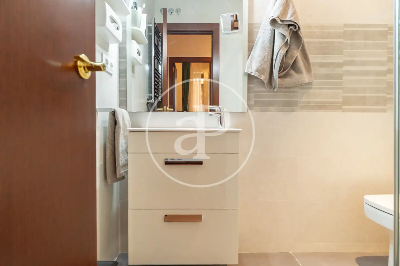 Baño de Piso en venta en Barcelona con Calefacción y Terraza