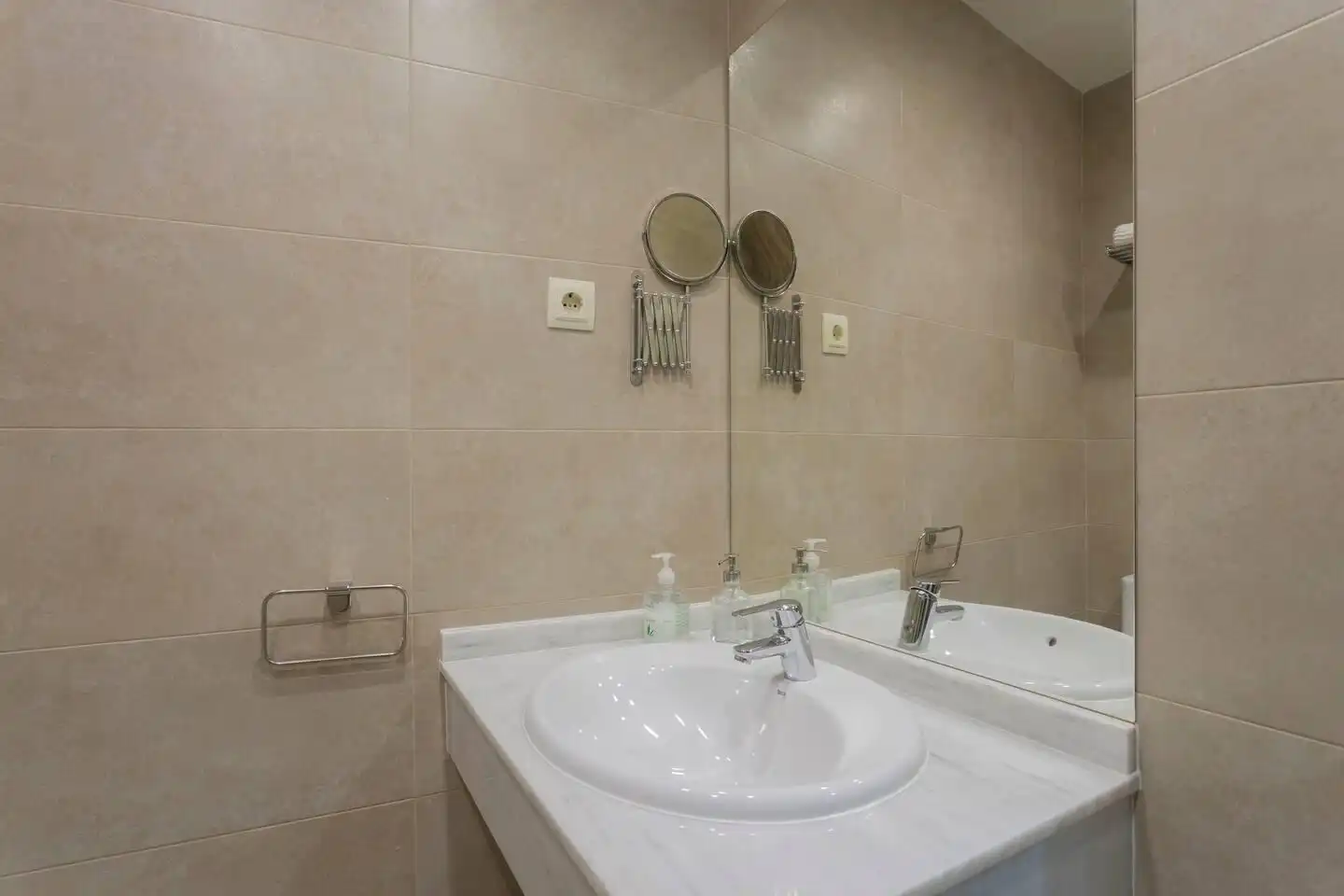 Bathroom of Apartments for rent in Málaga  with Air Conditioner, Furnished and Internet