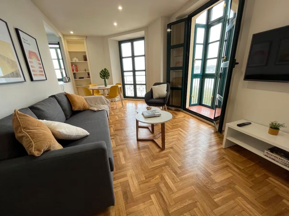 Living room of Attic to rent in Gijón   with Air Conditioner, Heating and Parquet flooring