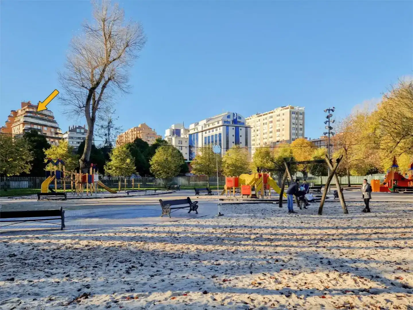 Vista exterior de Piso de alquiler en Gijón  con Parquet y Amueblado