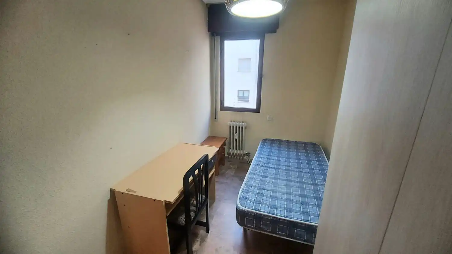 Habitación de Piso de alquiler en Jaén con Calefacción, Terraza y Amueblado