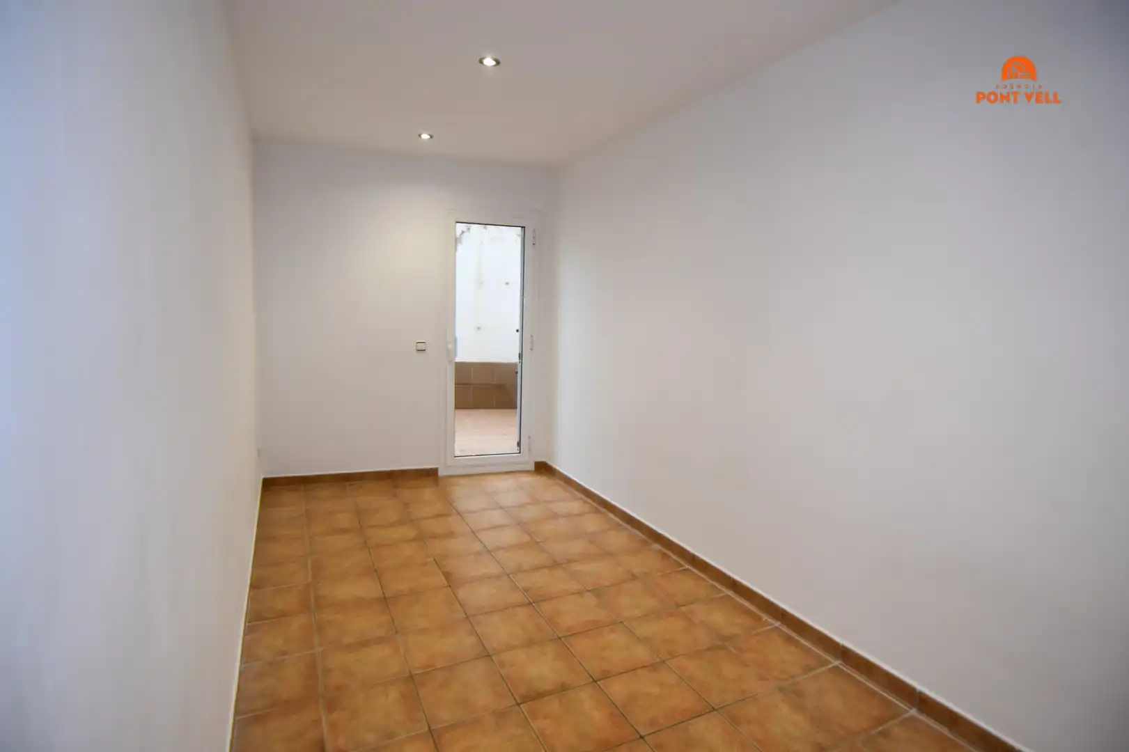 Piso en venta en La Bisbal d'Empordà con Calefacción, Terraza y Balcón