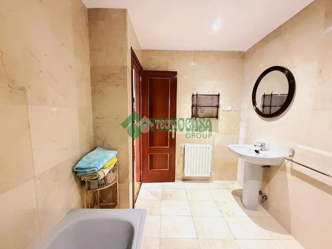 Bathroom of Flat for sale in Cuenca  with Air Conditioner, Heating and Terrace