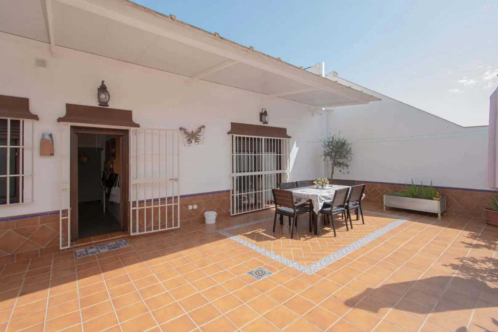 Terrassa de Casa o xalet en venda en La Rinconada amb Aire condicionat i Traster