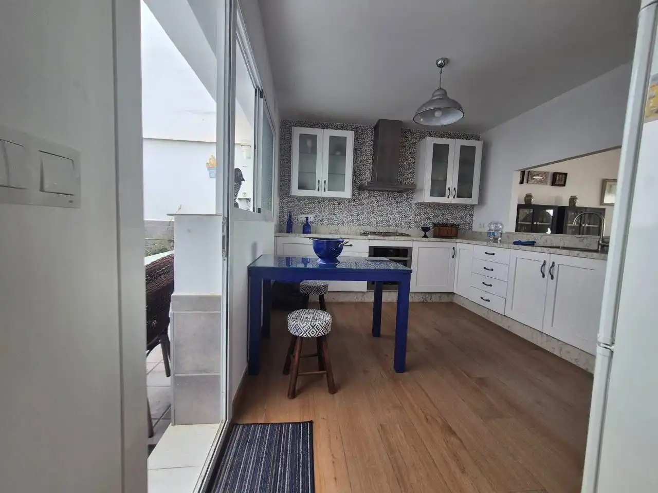 Cuina de Casa o xalet en venda en Vélez-Málaga amb Aire condicionat, Terrassa i Moblat