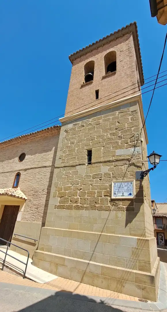 Vista exterior de Casa o xalet en venda en Tierz amb Aire condicionat, Calefacció i Traster