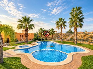 Apartament amb piscina en venda a Calle Calle Isla Verde
